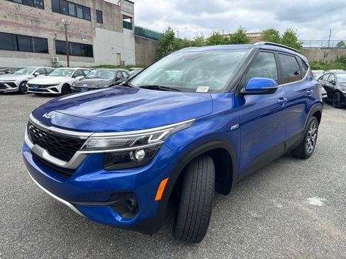 Used 2022 Kia Seltos EX AWD/4WD image 3