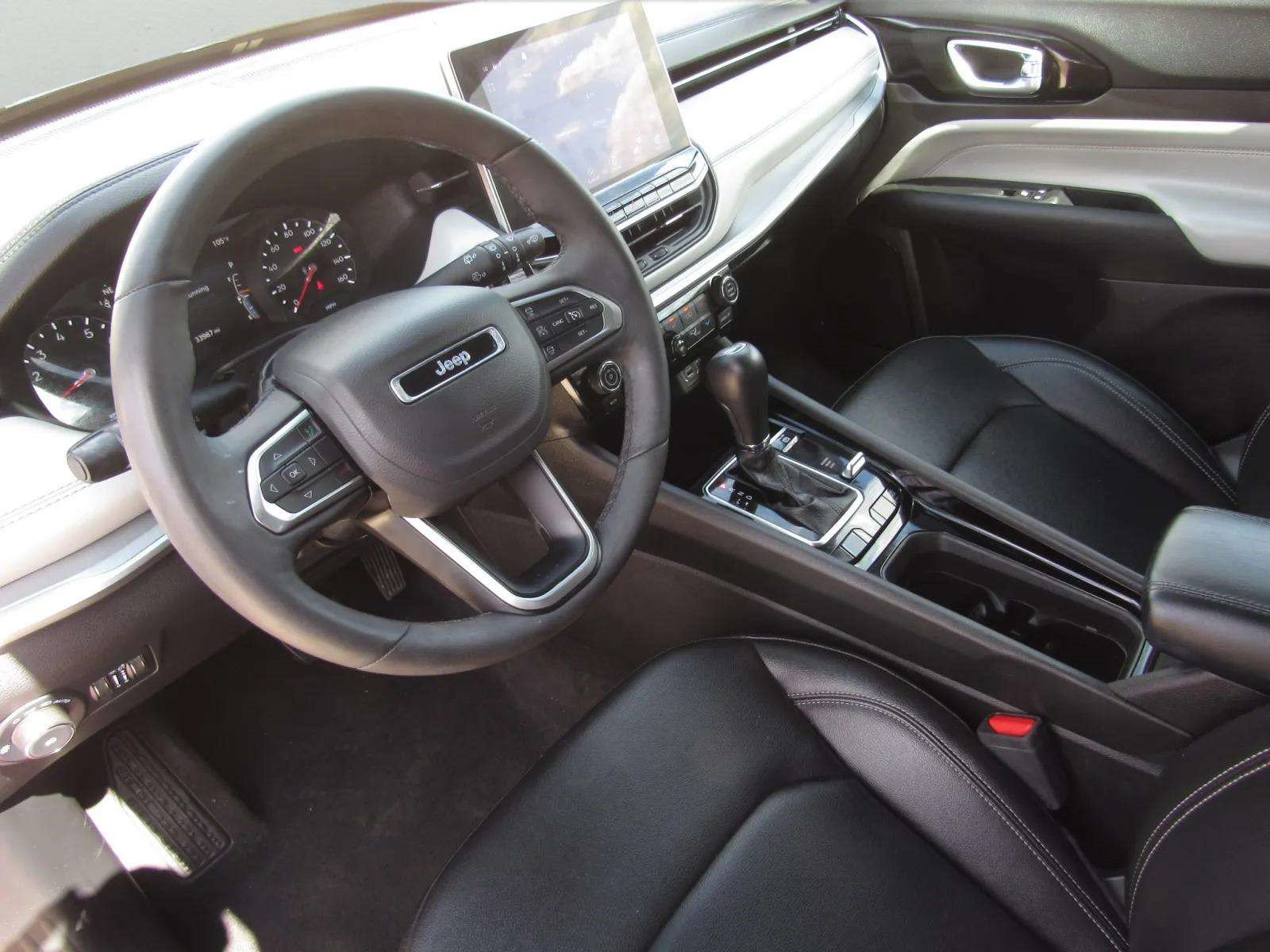 Used 2025 Jeep Compass Limited AWD/4WD image 15