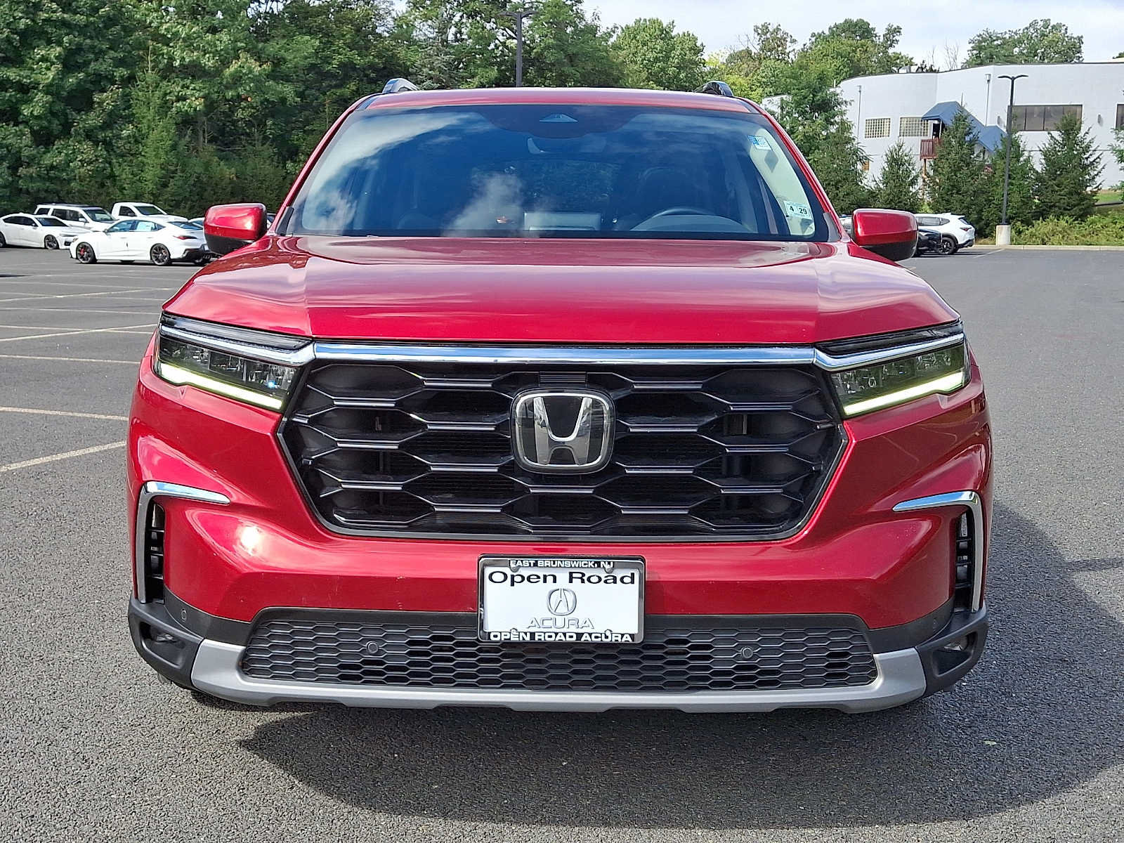 Used 2024 Honda Pilot Touring image 2