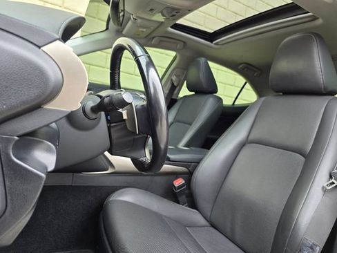 Used 2016 Lexus IS 200t RWD image 22