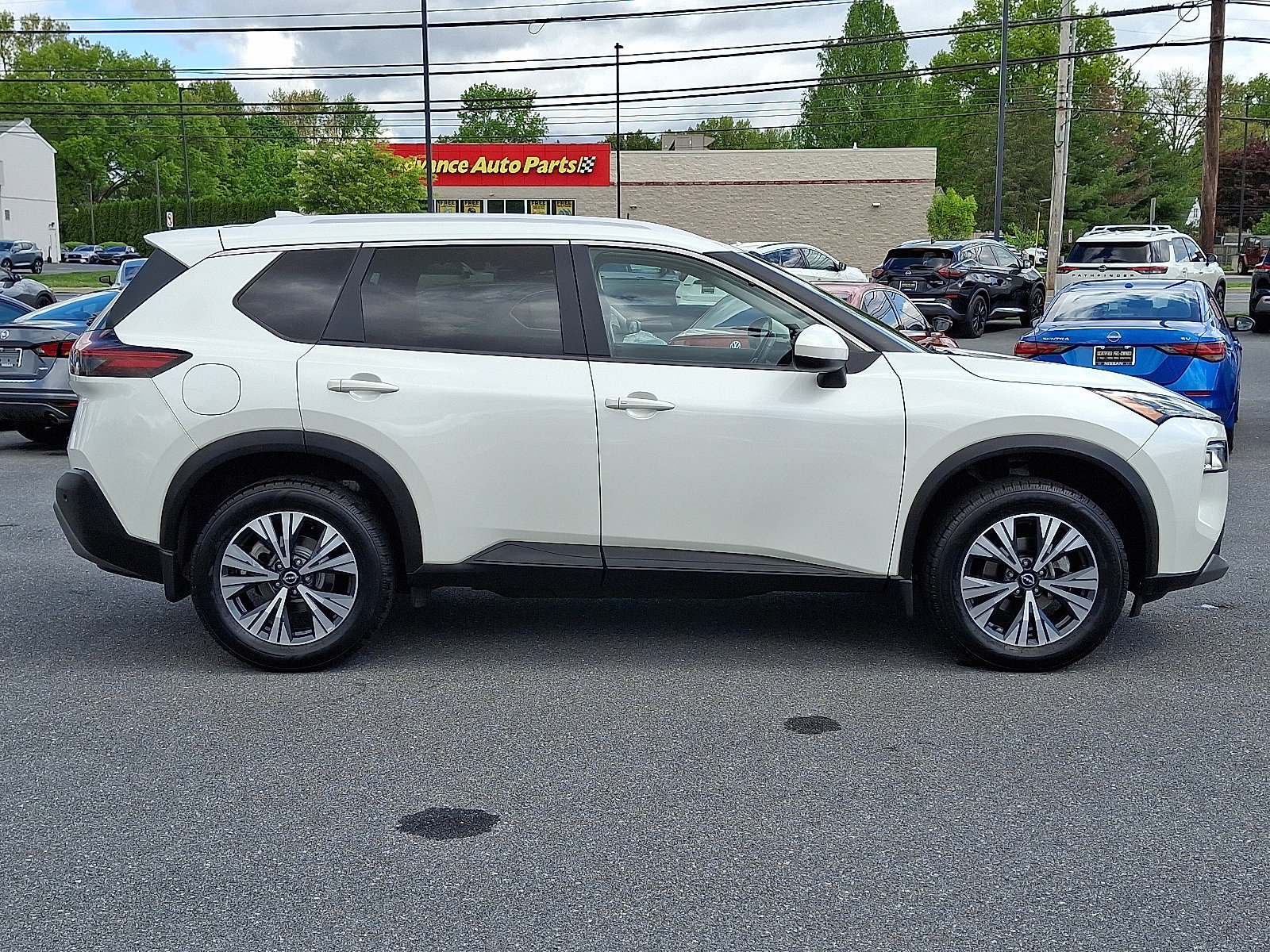 Certified 2023 Nissan Rogue SV w/ SV Premium B Package AWD/4WD image 8