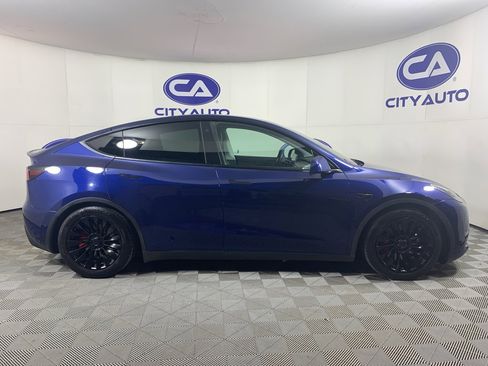 Used 2022 Tesla Model Y Performance image 2