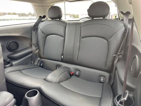 Used 2023 MINI Cooper 2-Door Hardtop image 12