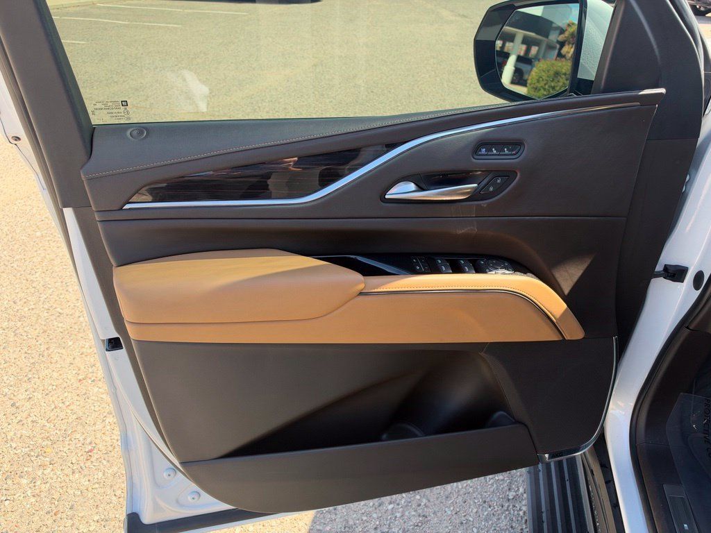 Used 2022 Cadillac Escalade ESV Sport w/ Touring Package AWD/4WD image 9