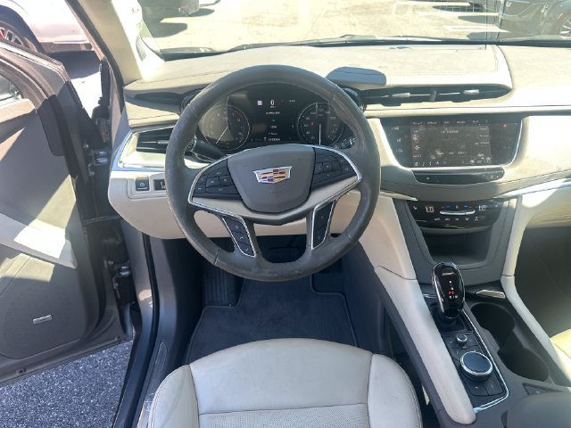 Certified 2023 Cadillac XT5 Premium Luxury w/ Technology Package FWD image 13