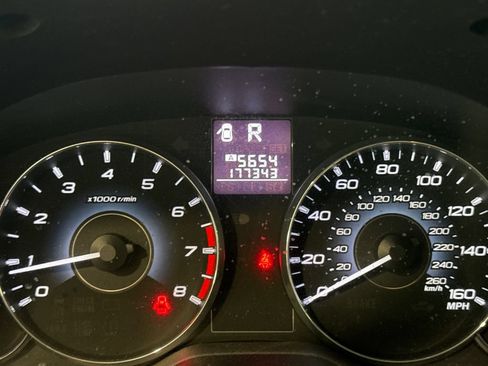 Used 2011 Subaru Outback 3.6R Limited AWD/4WD image 18