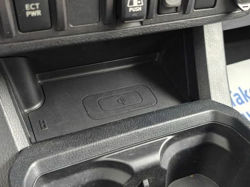 Used 2019 Toyota Tacoma TRD Sport AWD/4WD image 31