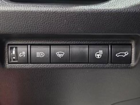 Used 2021 Toyota RAV4 SE image 15