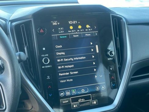 Used 2024 Subaru Crosstrek 2.0i Premium image 18