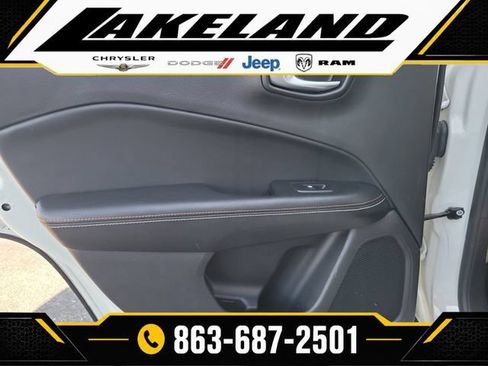 Used 2020 Jeep Compass Latitude FWD image 11