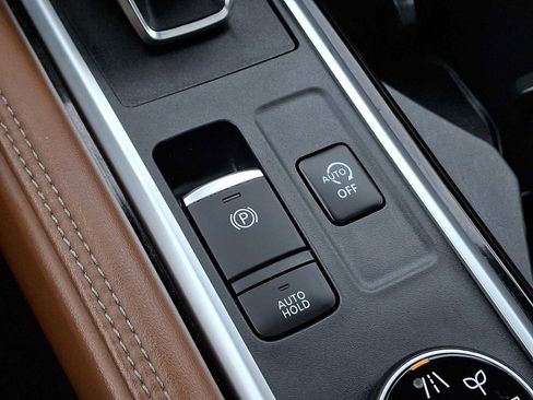 Used 2022 Nissan Pathfinder Platinum w/ Cargo Package image 24