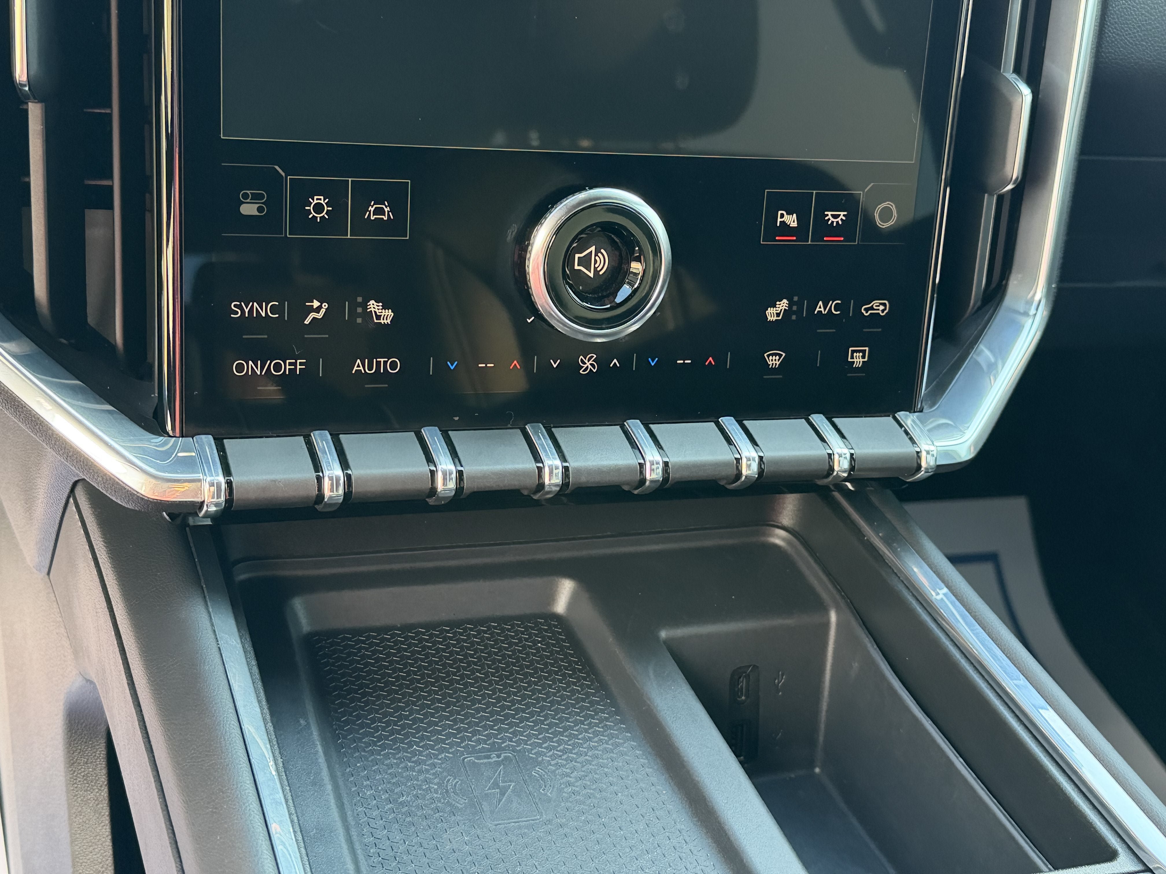 Used 2024 GMC Acadia Elevation FWD image 30