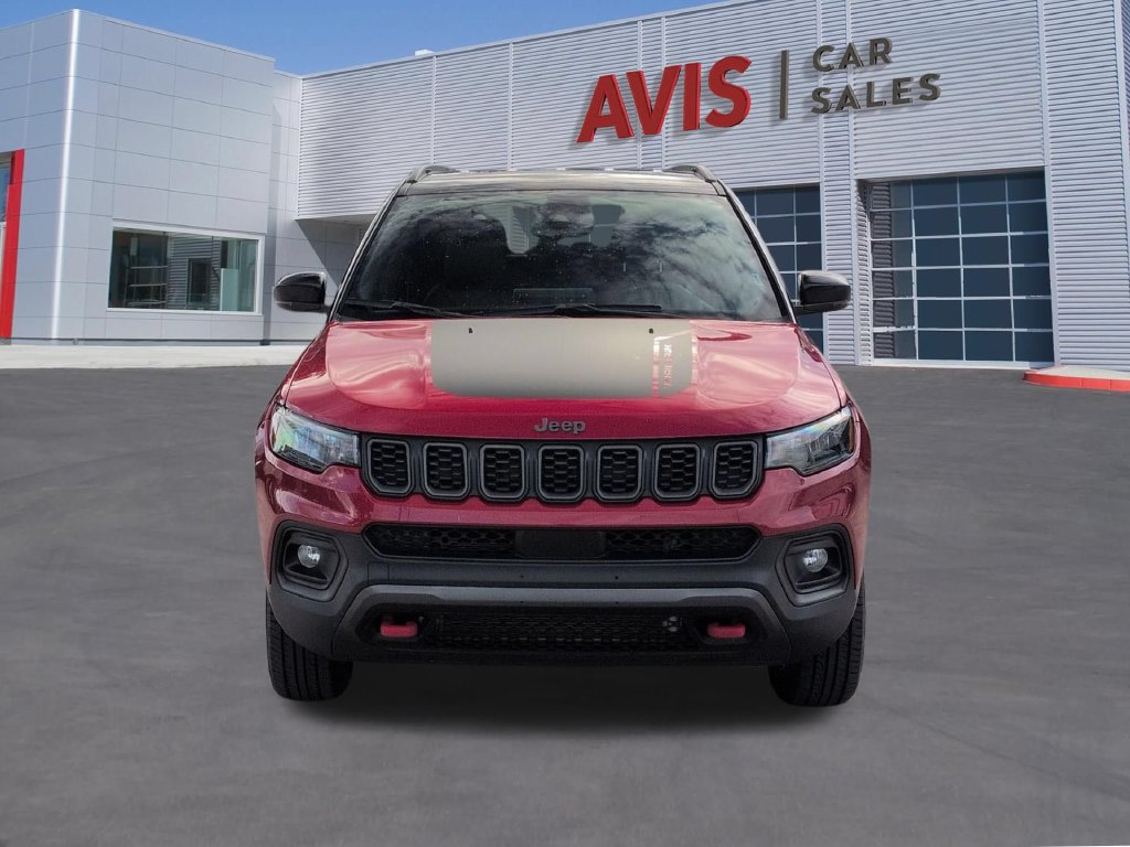 Used 2025 Jeep Compass Trailhawk AWD/4WD image 2