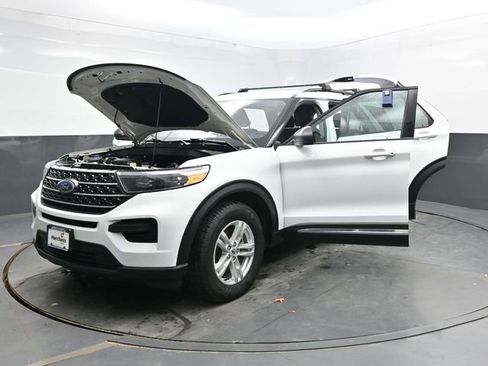Used 2023 Ford Explorer XLT image 40
