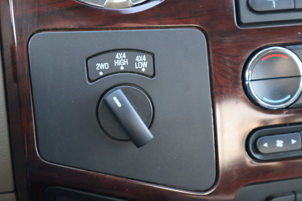 Used 2010 Ford F350 Lariat AWD/4WD image 22