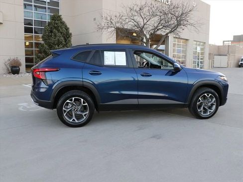 Used 2024 Chevrolet Trax LT w/ Driver Confidence Package image 6