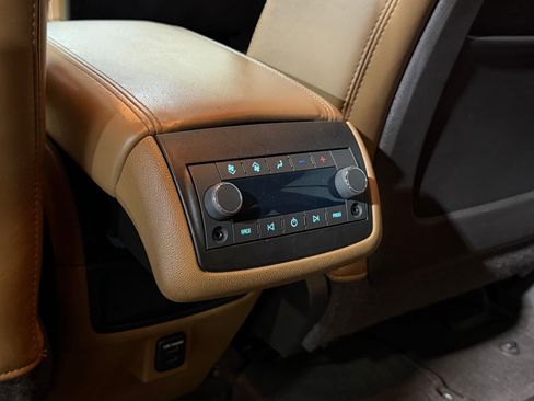 Used 2014 Buick Enclave Premium FWD image 36