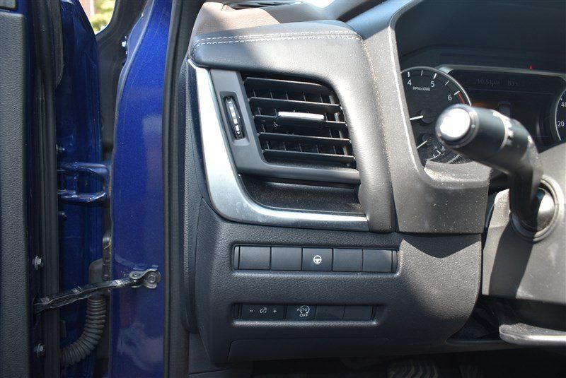 Used 2023 Nissan Rogue SV AWD/4WD image 12