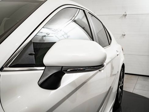 Used 2018 Toyota Camry SE image 17