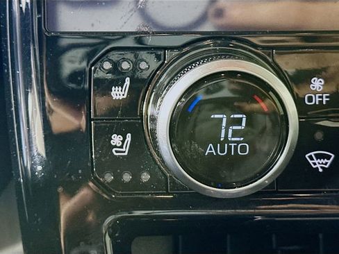 Used 2023 Toyota Highlander Limited image 22