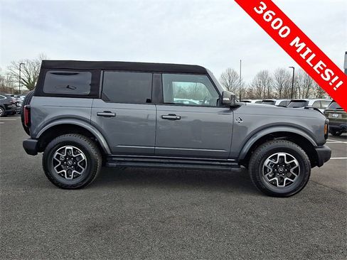 Used 2024 Ford Bronco Outer Banks image 8