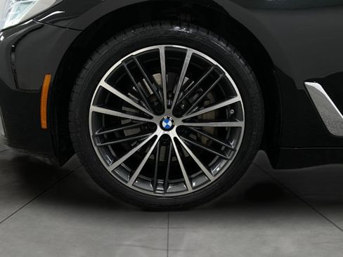 Certified 2022 BMW 530i xDrive w/ Premium Package image 12