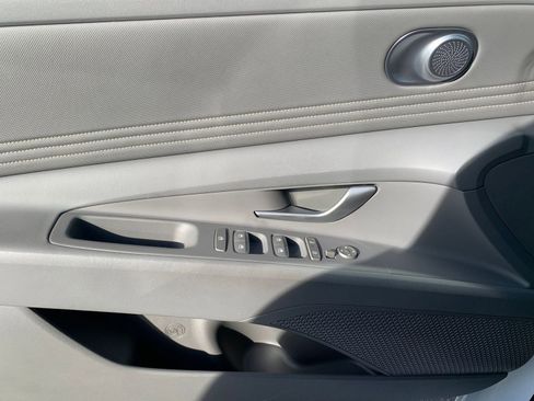 Used 2025 Hyundai Elantra SEL image 20