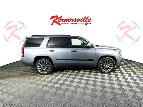 Used 2019 Cadillac Escalade Premium Luxury w/ Escalade Sport Edition image 8