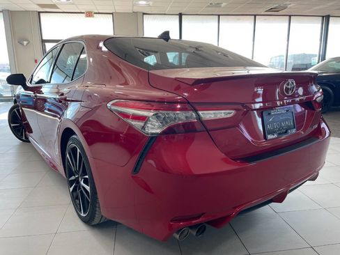 Used 2019 Toyota Camry XSE image 5
