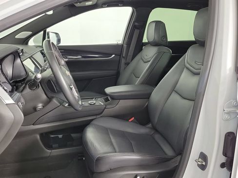 Certified 2024 Cadillac XT5 Premium Luxury w/ LPO, Floor Liner Package AWD/4WD image 17
