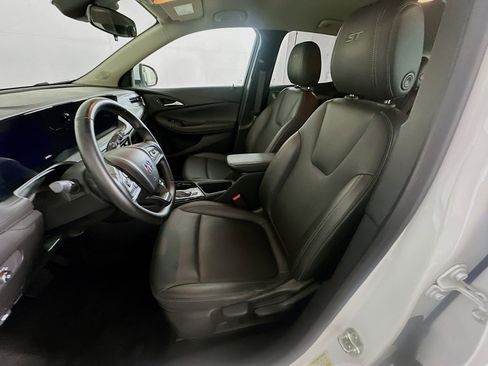 Used 2024 Buick Encore GX Sport Touring image 13