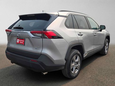 Certified 2025 Toyota RAV4 LE AWD/4WD image 3