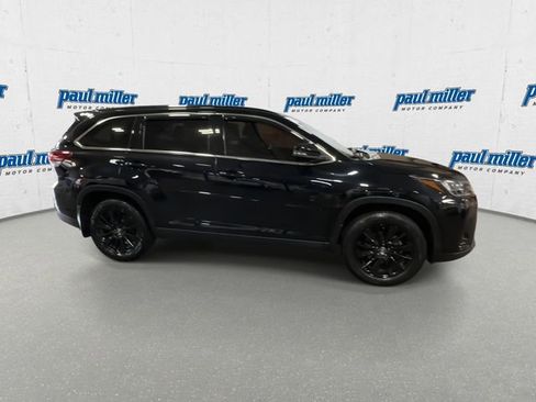 Used 2019 Toyota Highlander SE AWD/4WD image 13