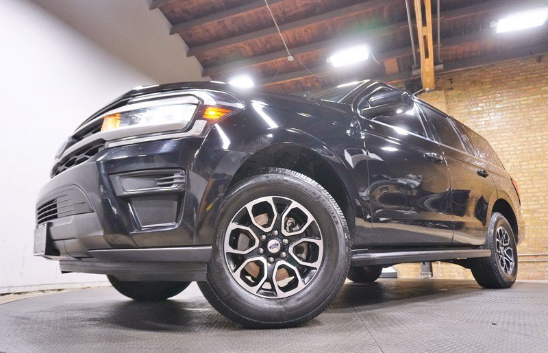Used 2022 Ford Expedition XL AWD/4WD image 3