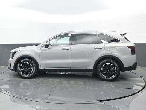 Used 2025 Kia Sorento S w/ Panoramic Sunroof Package FWD image 22