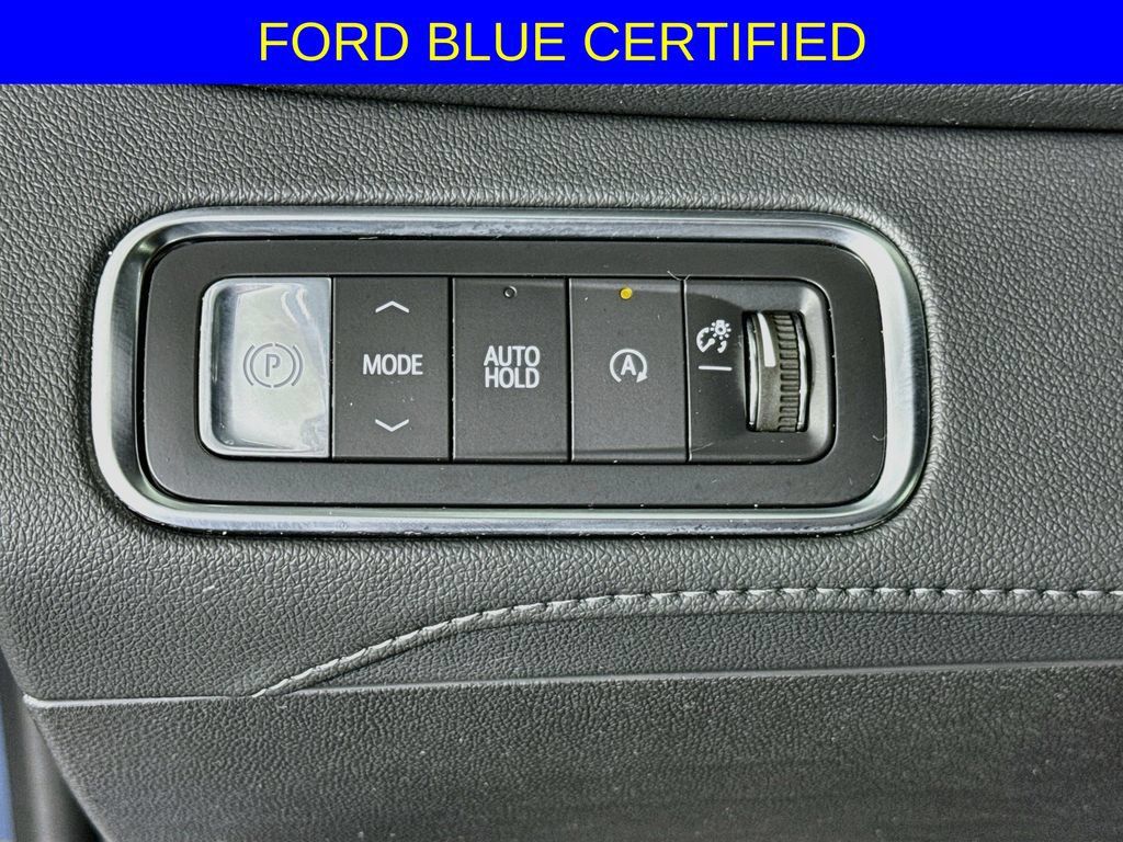 Used 2025 Buick Enclave Preferred FWD image 13