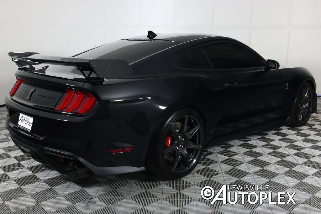 Used 2022 Ford Mustang Shelby GT500 w/ Carbon Fiber Track Pack RWD image 5