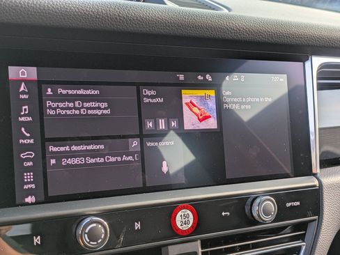 Certified 2025 Porsche Macan S AWD/4WD image 17