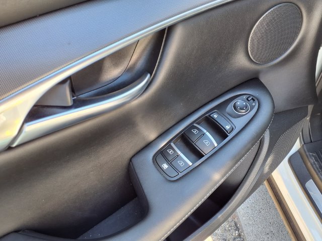Used 2023 INFINITI QX50 Pure AWD/4WD image 17