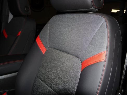 Used 2024 Chevrolet Colorado Z71 w/ Z71 Convenience Package 2 image 14