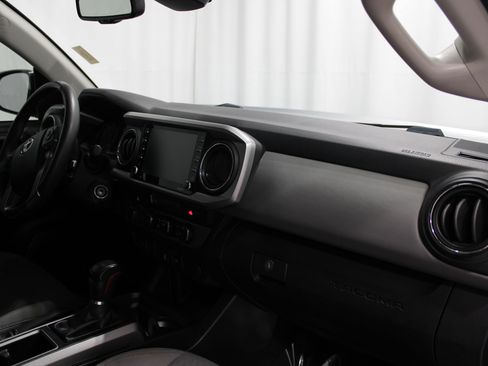 Used 2021 Toyota Tacoma SR5 w/ Technology Package AWD/4WD image 25
