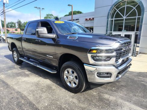 Certified 2025 RAM 2500 Big Horn AWD/4WD image 2