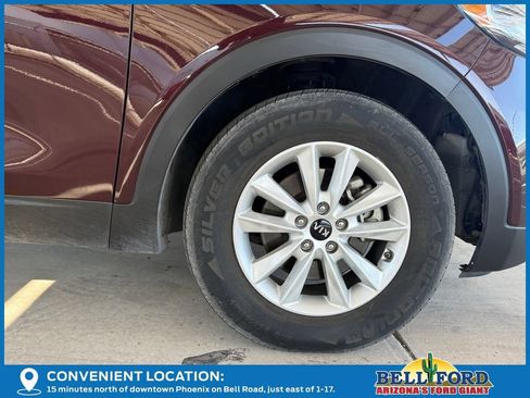 Used 2019 Kia Sorento FWD image 6