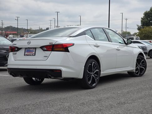 New 2025 Nissan Altima 2.5 SR w/ SR Premium Package image 14