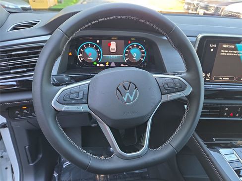 New 2026 Volkswagen Atlas Cross Sport SE image 17