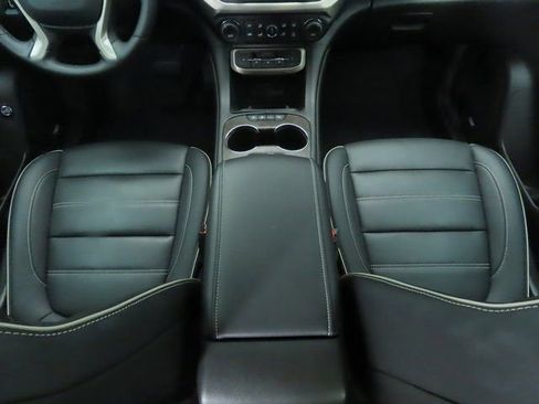 Used 2023 GMC Acadia Denali w/ Denali Technology Package image 17