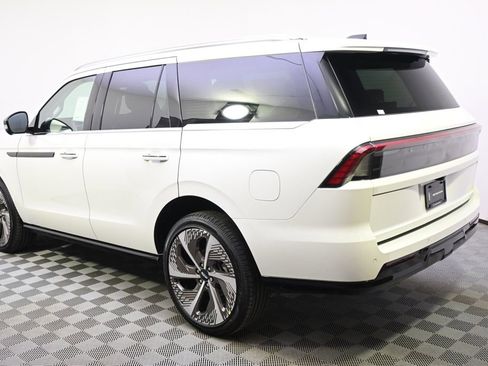 New 2026 Lincoln Navigator Black Label AWD/4WD image 3