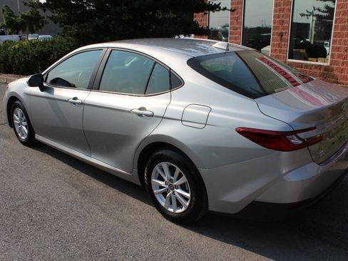 Used 2025 Toyota Camry LE w/ Convenience Package AWD/4WD image 8