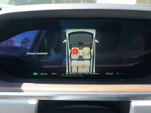 Used 2022 Tesla Model X image 18
