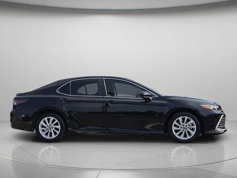 Used 2024 Toyota Camry LE FWD image 9